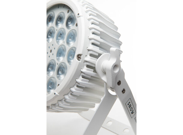 SnowPAR Pro Tri 18/W 18x3W RGB LED Powercon I/O,3&5 Pin DMX 